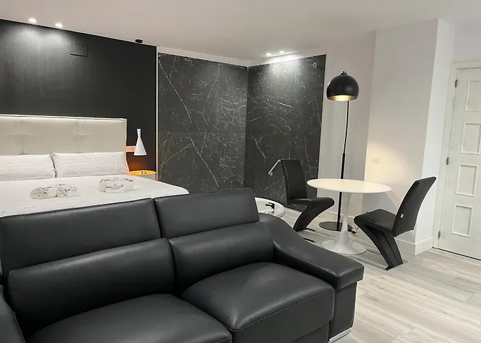 H Pelayo Auto Check-In Rooms